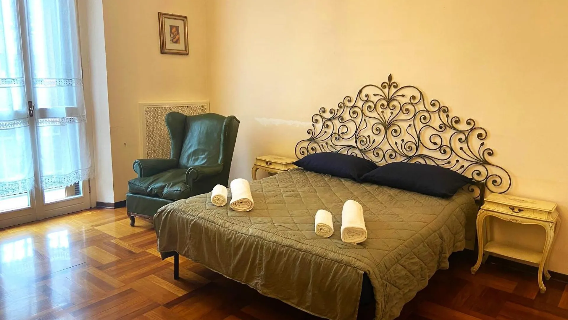Apartment In Villa Milano  ميلان