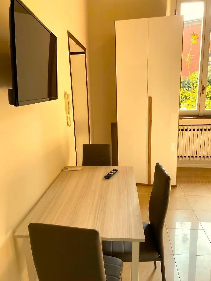 Apartment In Villa Milano