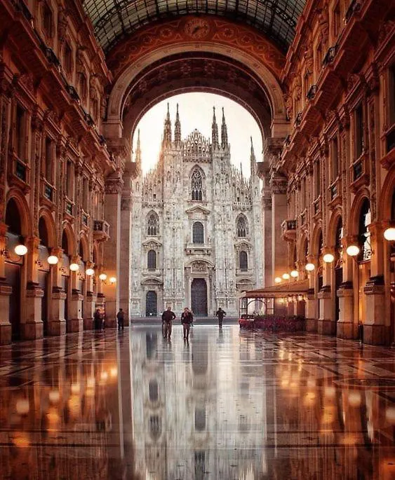 Apartment In Villa Milano